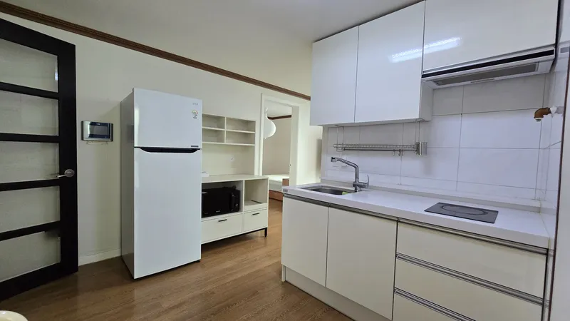 [Gangnam, Seoul] One-room apartment with a living room and a nice view of Yeoksam Station 8