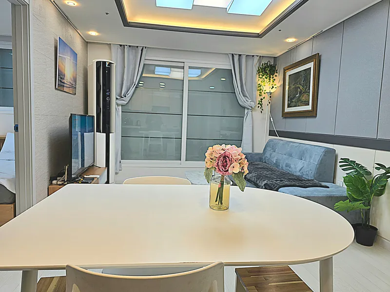 [Gangseo, Seoul] 10 min walk from Kkachisan Station (Line 2, 5)/2 rooms/3 beds/Fully furnished/Newly built 18