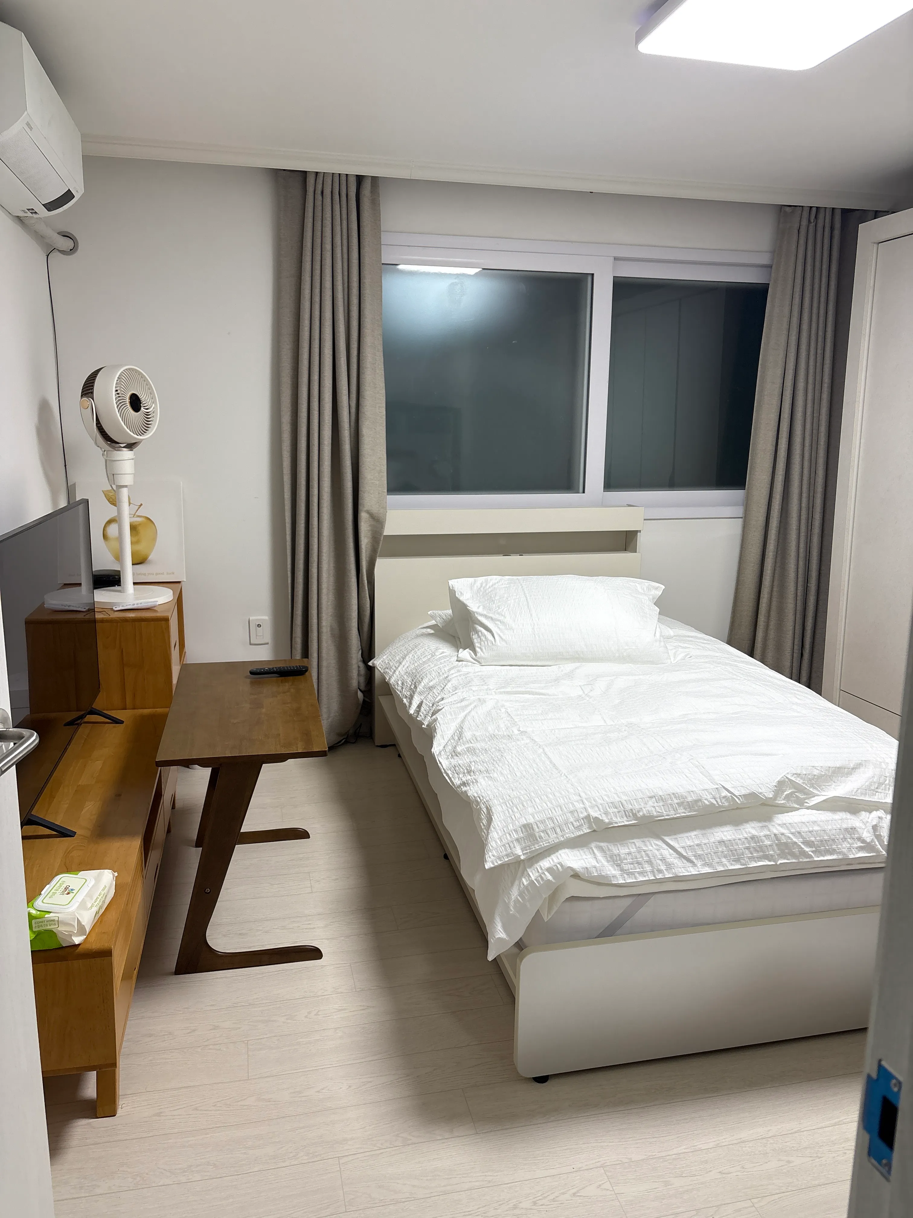 Seogye-dong Transit-Friendly 2-Bedroom House