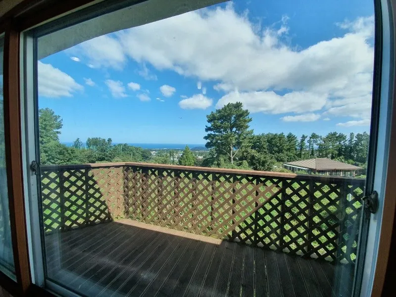 [Aewol, Jeju][Jeju Sogil-ri] A rest area in the forest with a view of the distant sea and Mt. Halla (2nd floor) 13