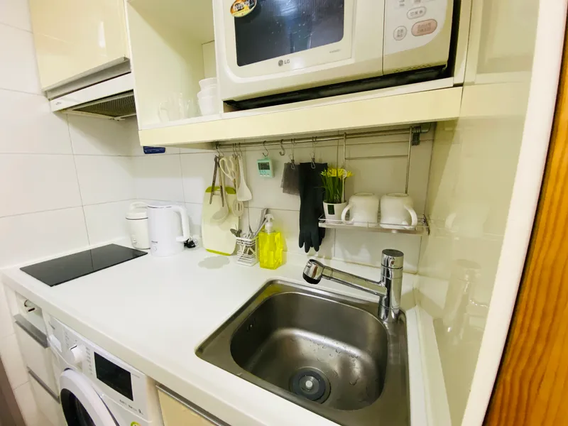 [Gangnam, Seoul] 2 minutes from COEX, Samseong Station, Daechi-dong Academy Street 5