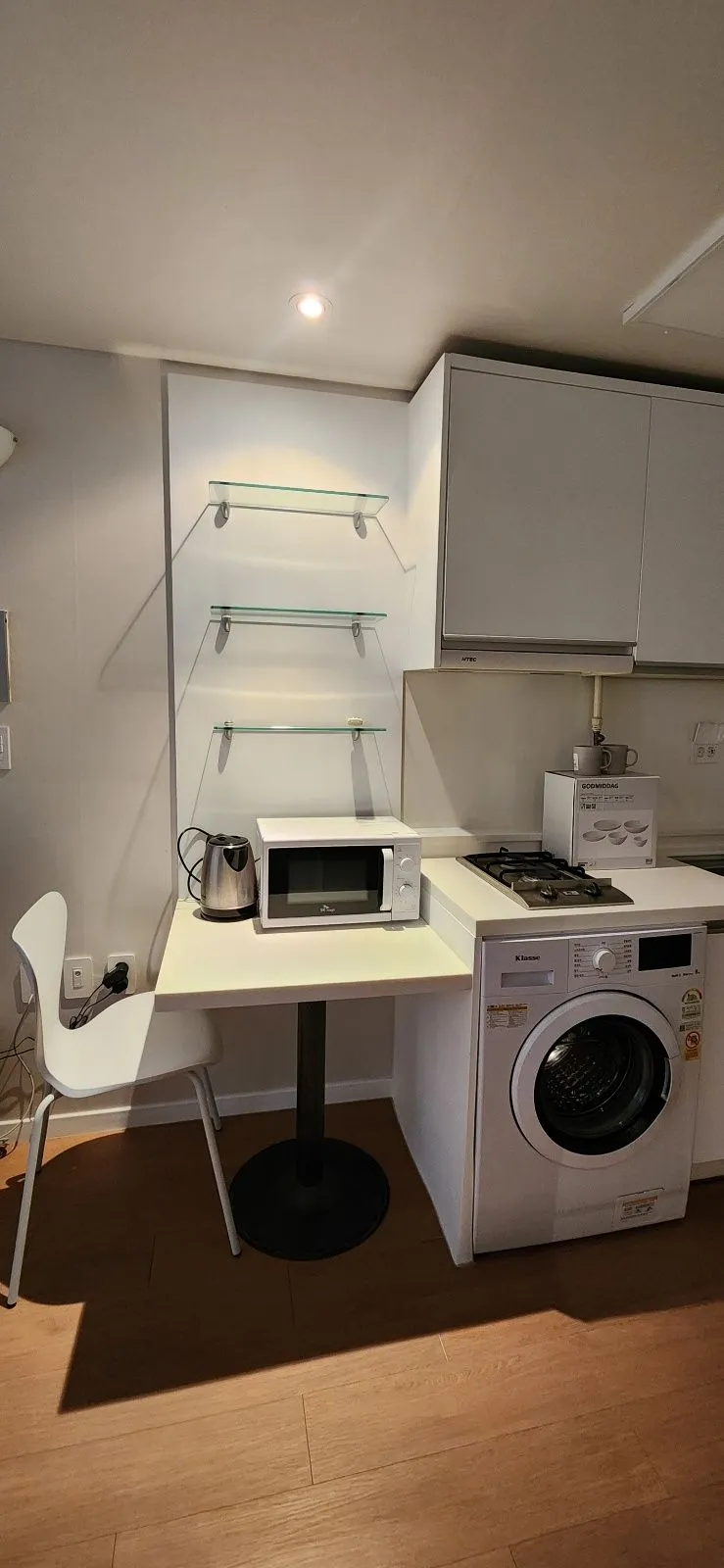 [Gangnam, Seoul] Within 5 minutes from Samseong Station COEX. Bright and clean. 2
