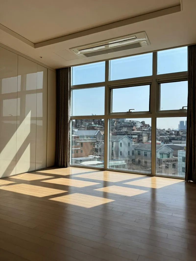 [서울 용산] 서울역 지하보도 연결 뻥뷰 원룸 숙소 2