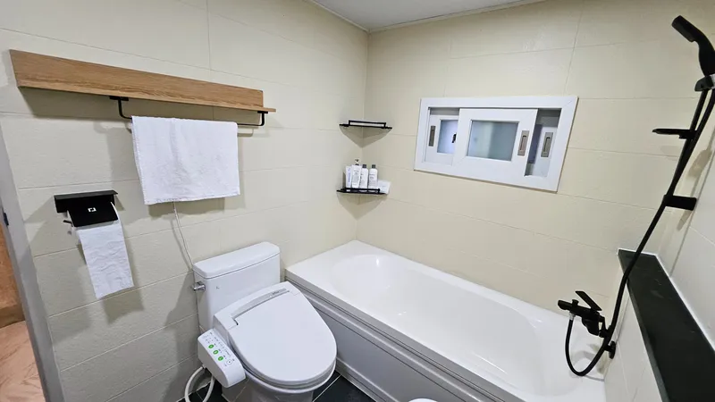 [Busanjin, Busan] 10-minute walk from Gaegeum Subway Station, 3-minute walk from Singaegeum Bus Stop 14
