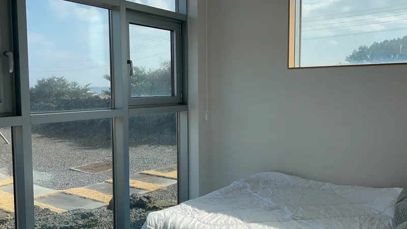 [Gujwa, Jeju][Seogwipo Seongsan] Ocean view emotional accommodation 30 seconds from the sea in front of the house (Room 101) 2