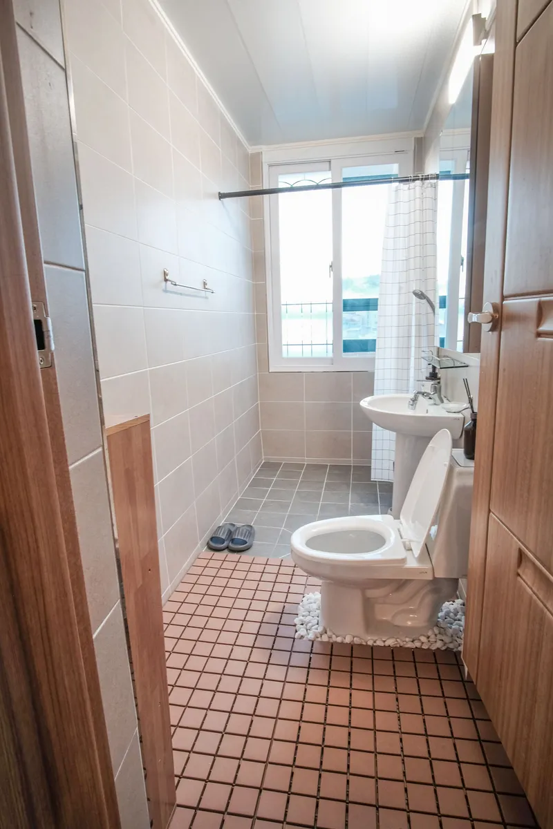 [Gangneung] 5 minutes from Gangneung Station, emotional share house for relaxation #2-person room 1 19