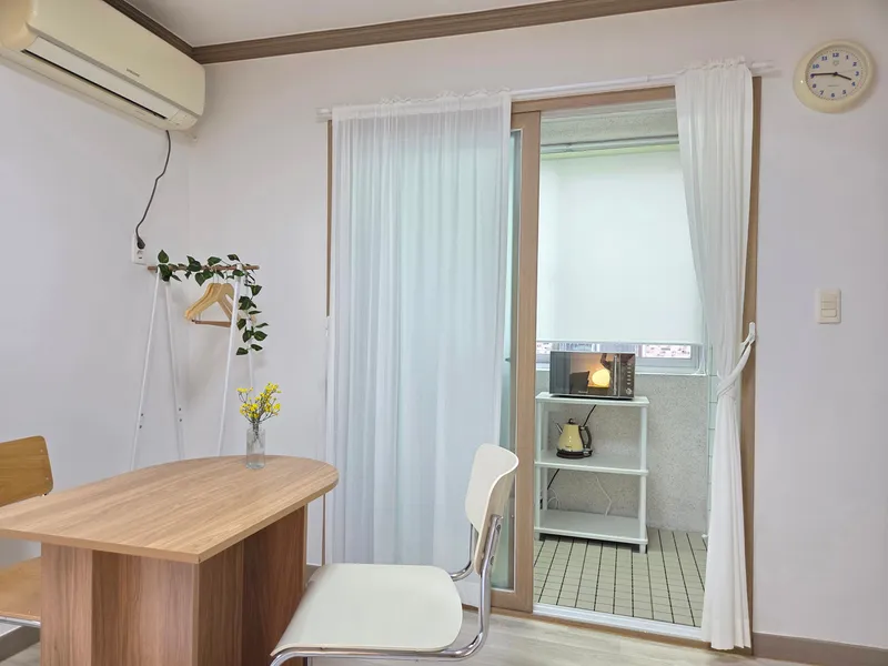 [Jeonju] Jeonbuk National University, 10-minute walk from the terminal, free parking, clean accommodation 202 14