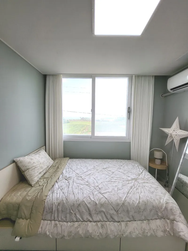 [Aewol, Jeju] A detached townhouse with a jacuzzi overlooking the nearby sea, coastal road 1 21
