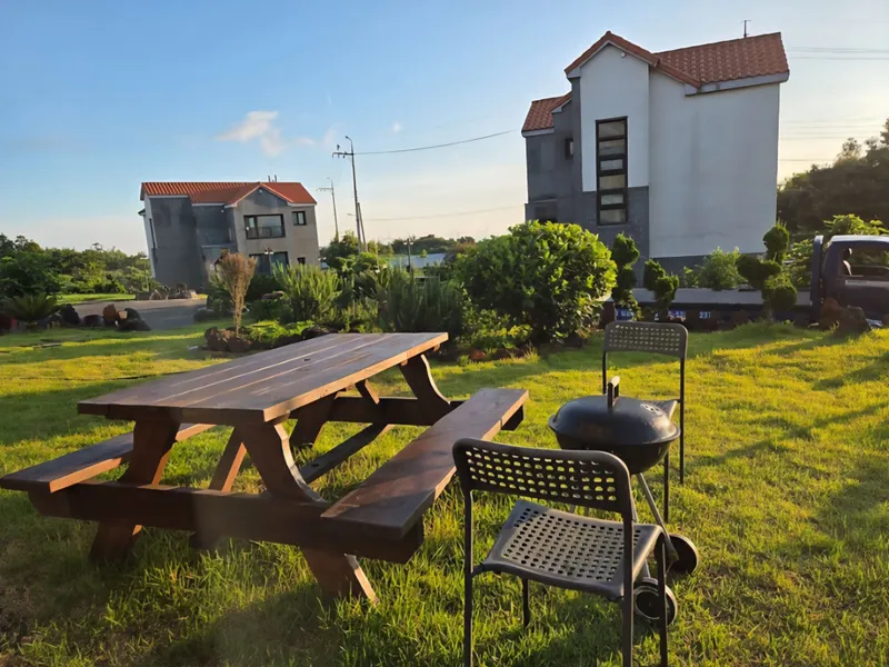 [Gujwa, Jeju] Ocean View, 2nd Floor/3 Rooms 16