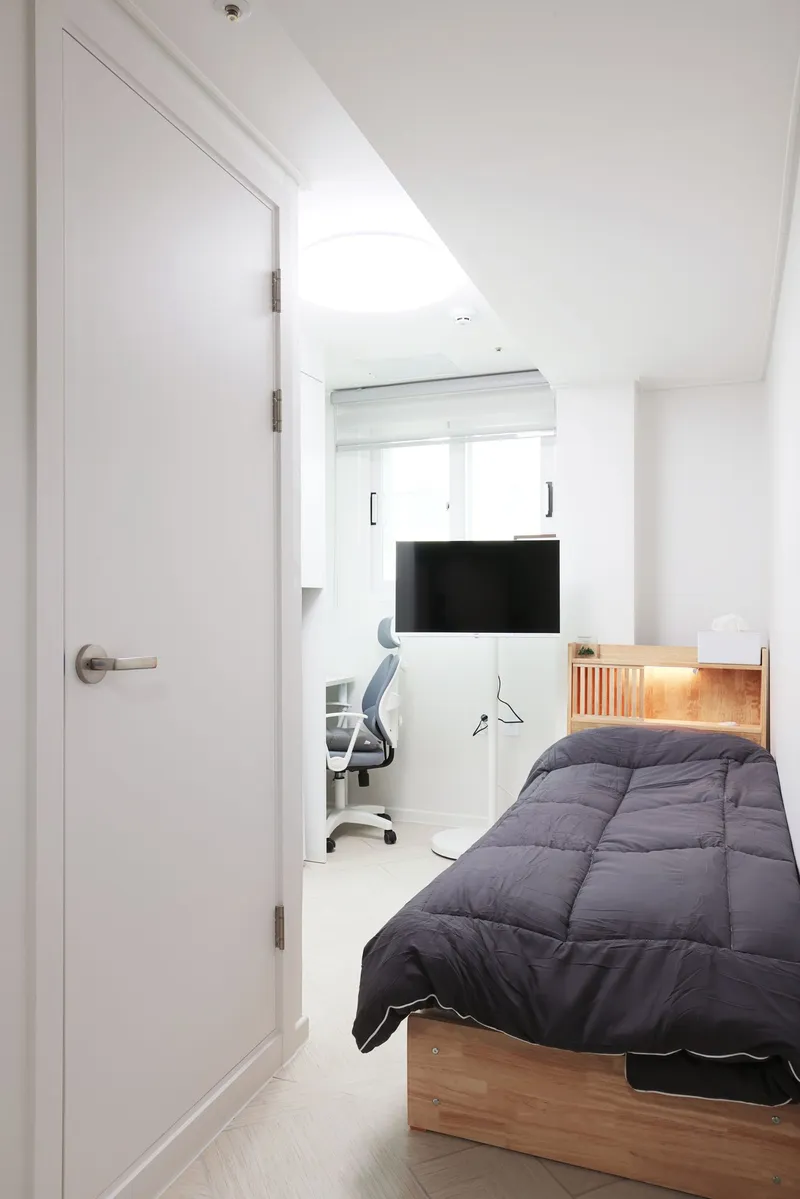 [Yangcheon, Seoul] Premium full-option 403 remodeled 2-minute walk from Sinjeong Station 2