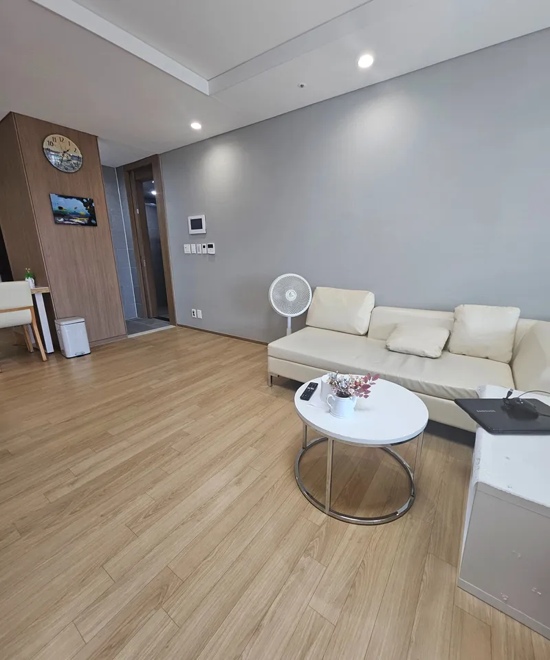 [Seongsan, Seogwipo] Come to Ojori Ocean View, embracing Seongsan. A large one-room apartment. 4