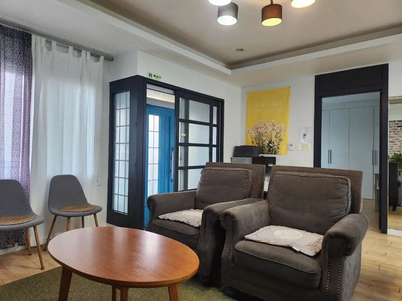 [Gujwa, Jeju][Jeju Gimnyeong] Yellow house next to Gimnyeong Cheonggulmul #Right in front of Gimnyeong sea 8