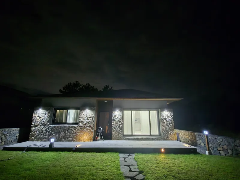 [Hangyeong, Jeju] A newly built two-room stone house with a stone wall and lawn in a quiet countryside near the sea. 21