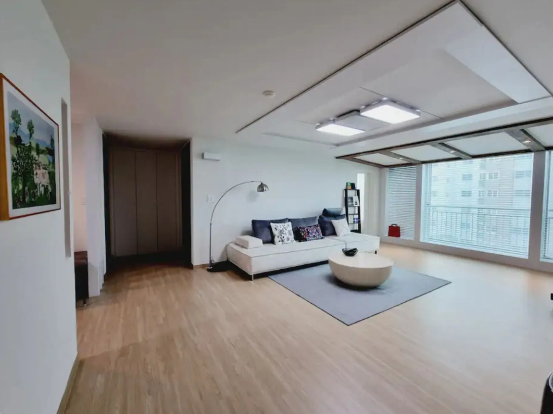 Daehwa-dong Three-Bedroom Apartment
