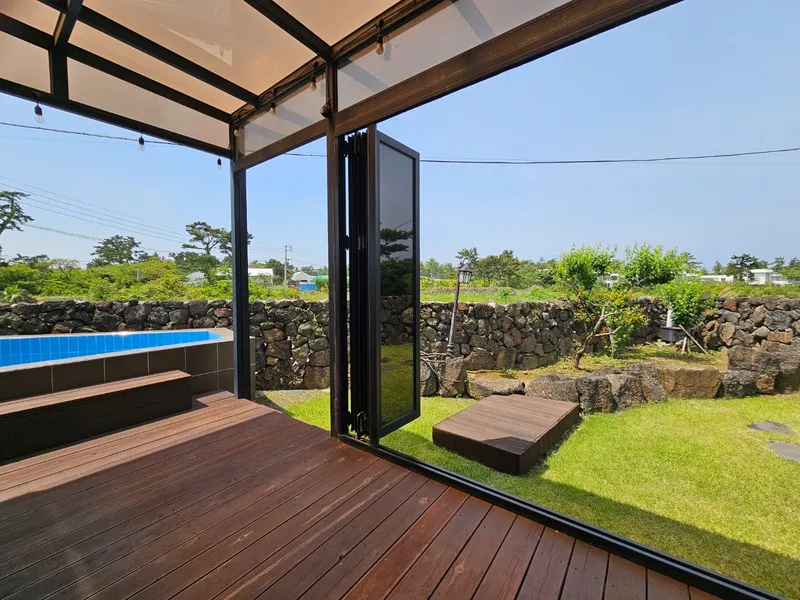 [Hallim, Jeju] Moonbeam B-dong #Two-room duplex #Independent pension #Outdoor swimming pool #Jacuzzi 12