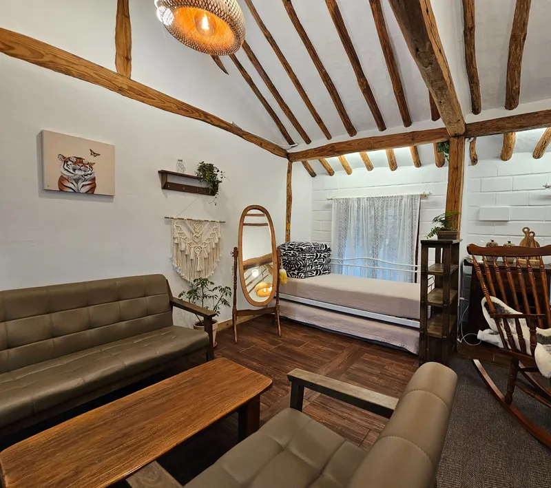 [Namhae] 141 pyeong independent Korean house with beautiful rafters, 5 minutes walk from German Village & the sea 16