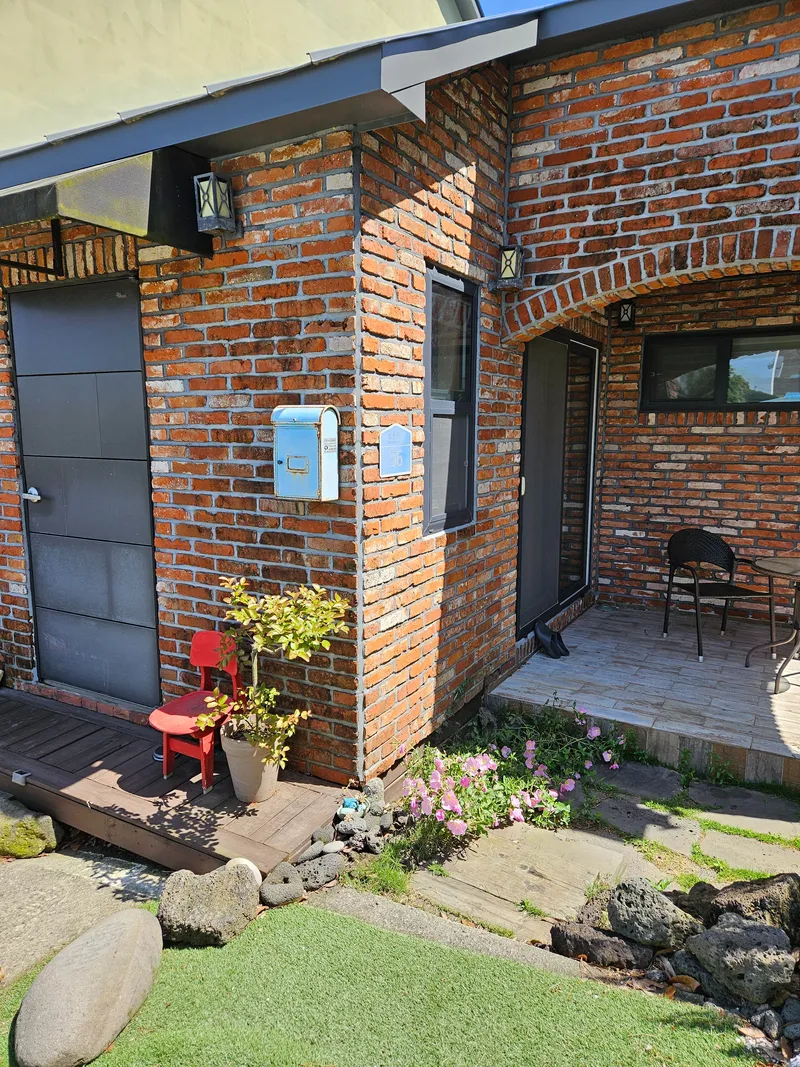 [Aewol, Jeju] A 1-minute walk! Gotjawal Forest is right in front. 25