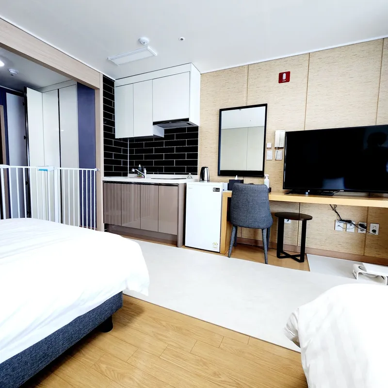 [Gangneung] 2 beds right in front of the beach, pets allowed for a month 2
