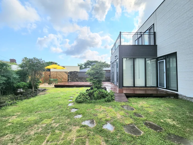 [Andeok, Seogwipo] Sanbangsan Mountain, Jeju Island, near the sea_Hallasan Mountain view_Private yard house 20
