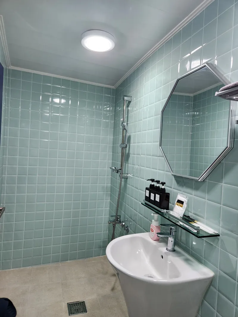[Gyeongju][Gyeongju, Gyeongsangbuk-do] Baekryeonbang, a shared house on Hwangridan-gil 6