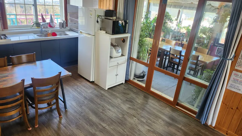 [Aewol, Jeju] Fantastic Landscape 30-Pyeong Detached House with Indoor Plant Garden and Fireplace 11