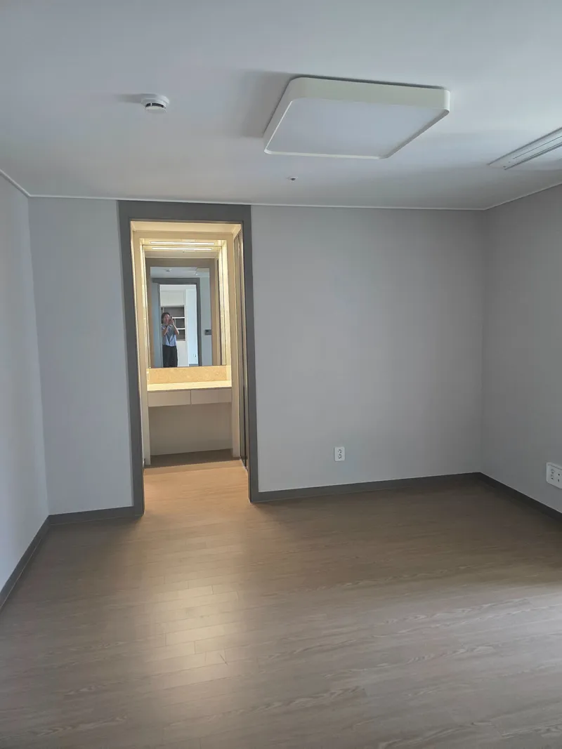 [Yeonsu, Incheon] 10-person ocean view full air conditioning 35 pyeong newly built 4-room apt 11