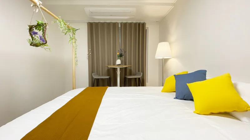 [Gangnam, Seoul] #303 Samseong-dong Antique 2-room apartment, walking distance to COEX, tight security 3