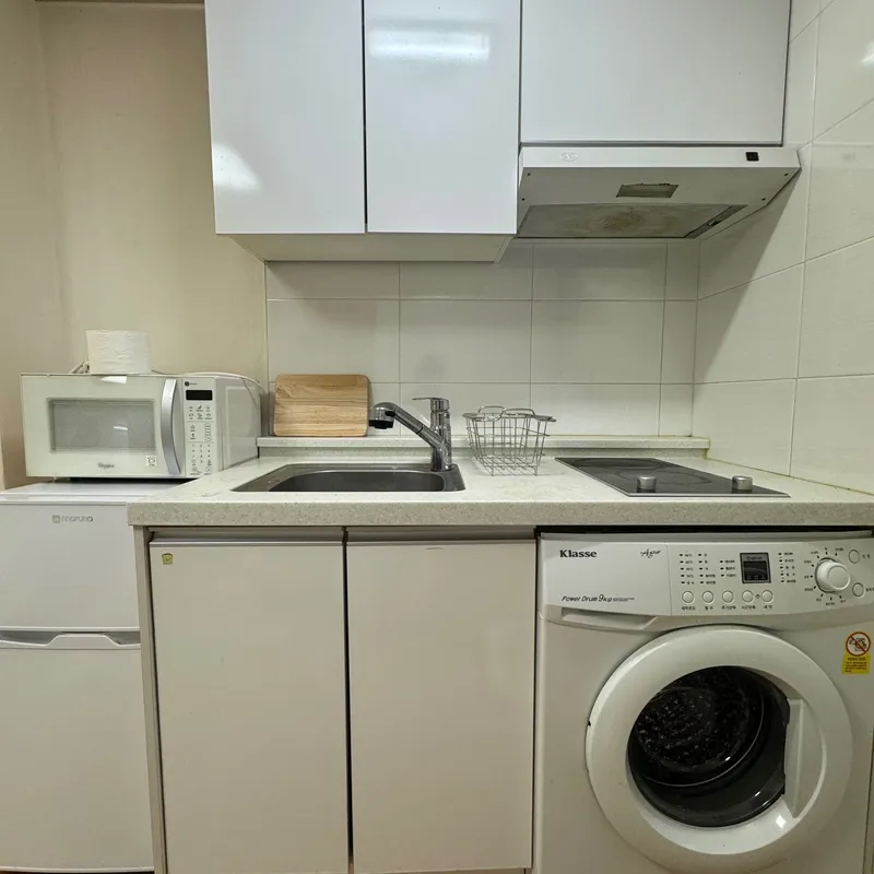 [Mapo, Seoul] Cozy studio apartment 2 minutes from Ewha Womans University Station 6
