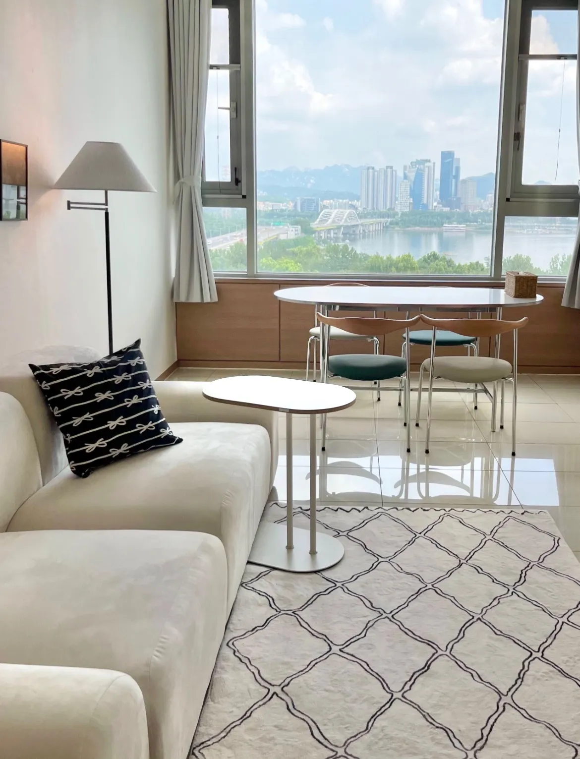 Yangpyeong-dong Han River Two-Bedroom