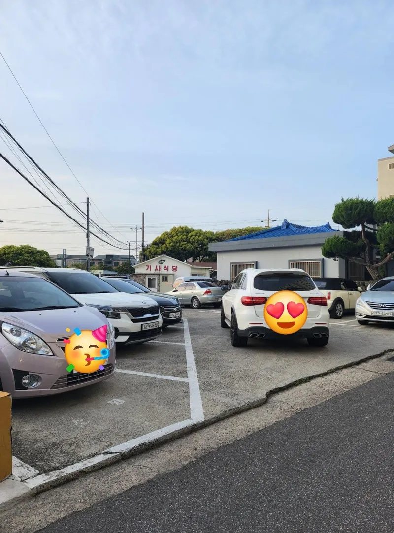 [Yeon-dong, Jeju] Near the airport ★ Beam projector, computer, dryer, coffee machine ★ Utilities included 43