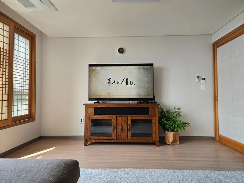 [Daejeong, Seogwipo] English Education City/Gu-eok-ri Hanok-style Interior 32-pyeong Two-Room Apartment 36