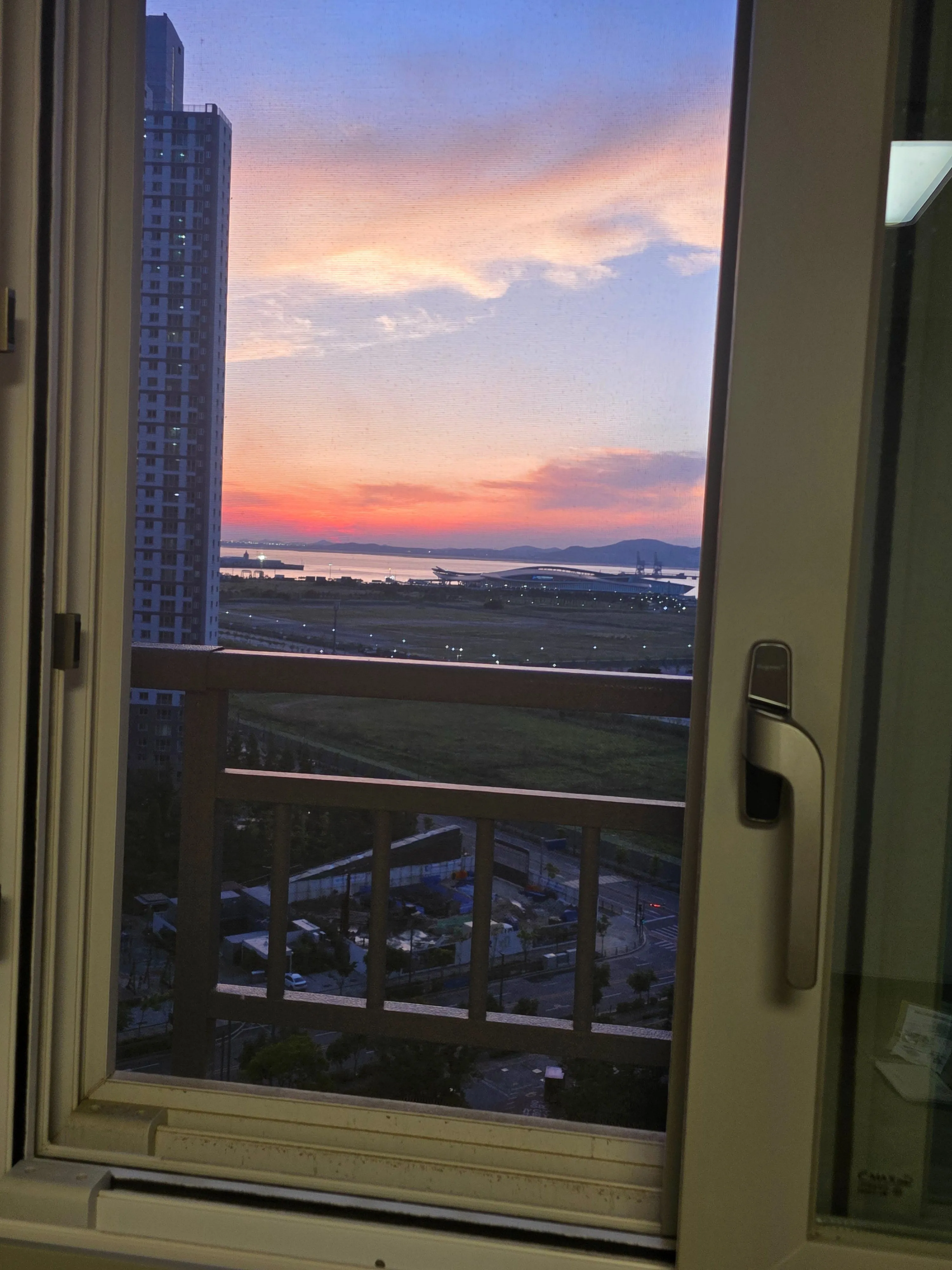 Songdo-dong Ocean View Four-Bedroom Apartment