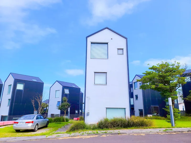 [제주 구좌] 바다뷰가 보이는 3층 독채 제주 세모난하우스 21