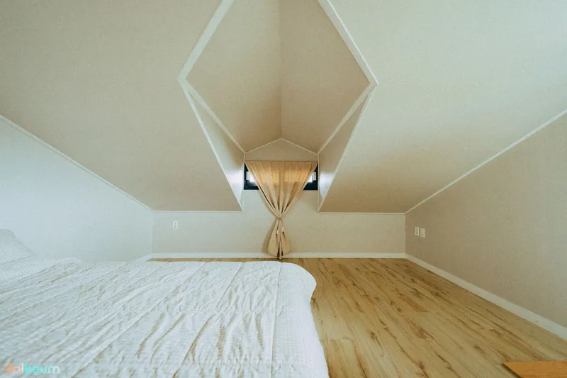 [Jocheon, Jeju] 13-pyeong duplex one-room stay #Tangerine field view #Natural room (utilities included) 5