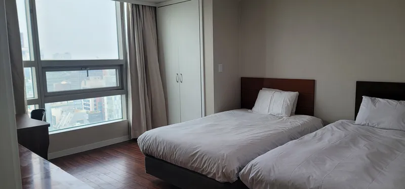 [Seocho, Seoul] 3 minutes from Gangnam Station, across from Samsung Town 3