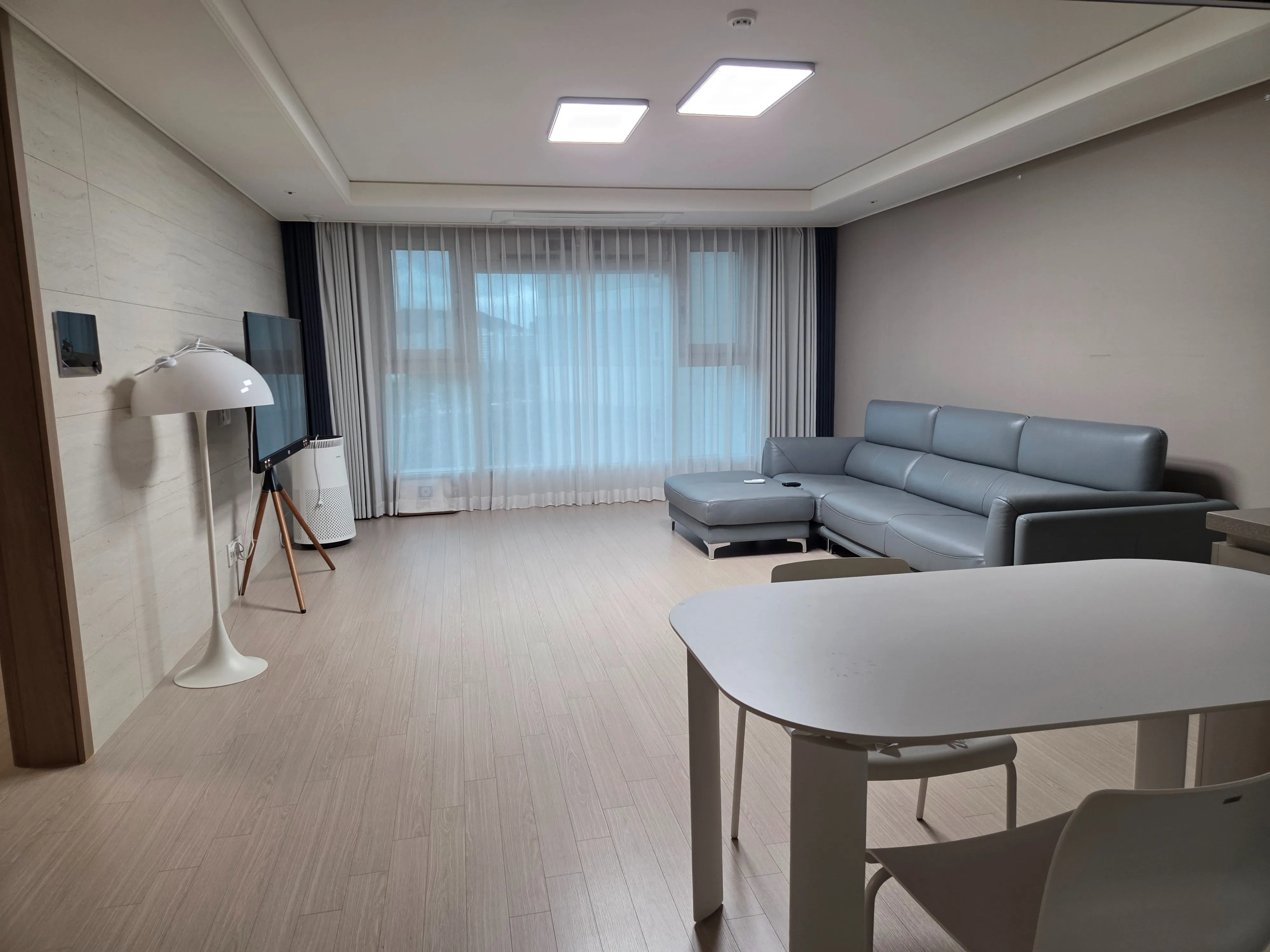 Seosin-dong Riverside Two-Bedroom Apartment