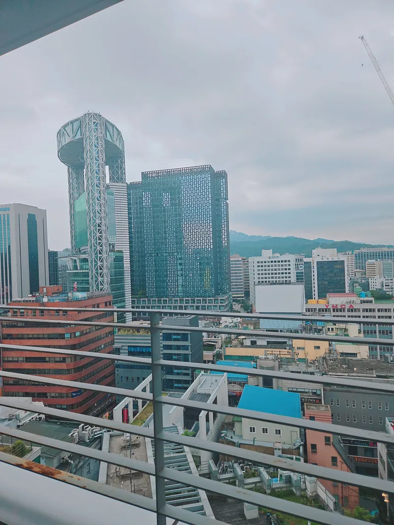 [Jongno, Seoul] Fully furnished duplex high-rise apartment with Cheonggyecheon view, 1 minute from Jonggak Station, Jongno 3-ga, Gwanghwamun 13
