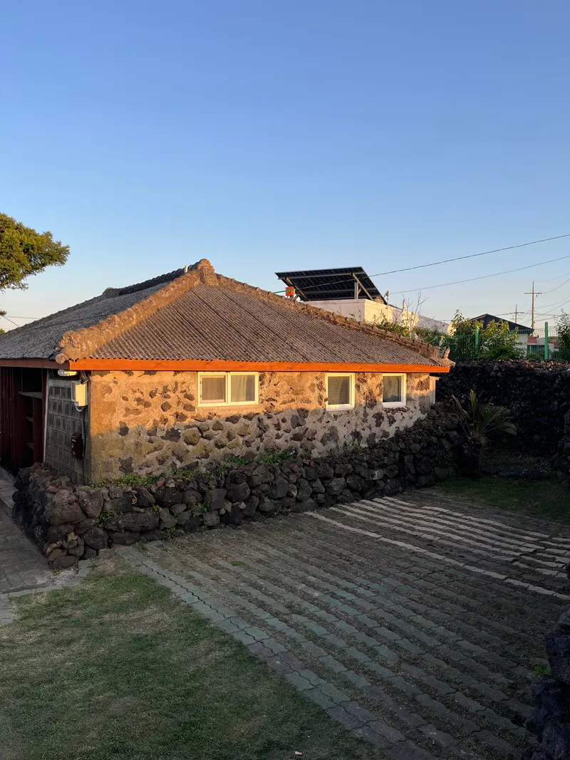[Gujwa, Jeju] Use of 2 charming old houses with stone walls #5 people / Max 6 people #Private house #Yard 46