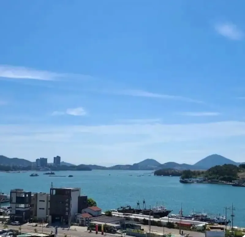 [Yeosu] Ocean View Terrace Free Parking 10 minutes from tourist attractions Quiet accommodation Netflix 15