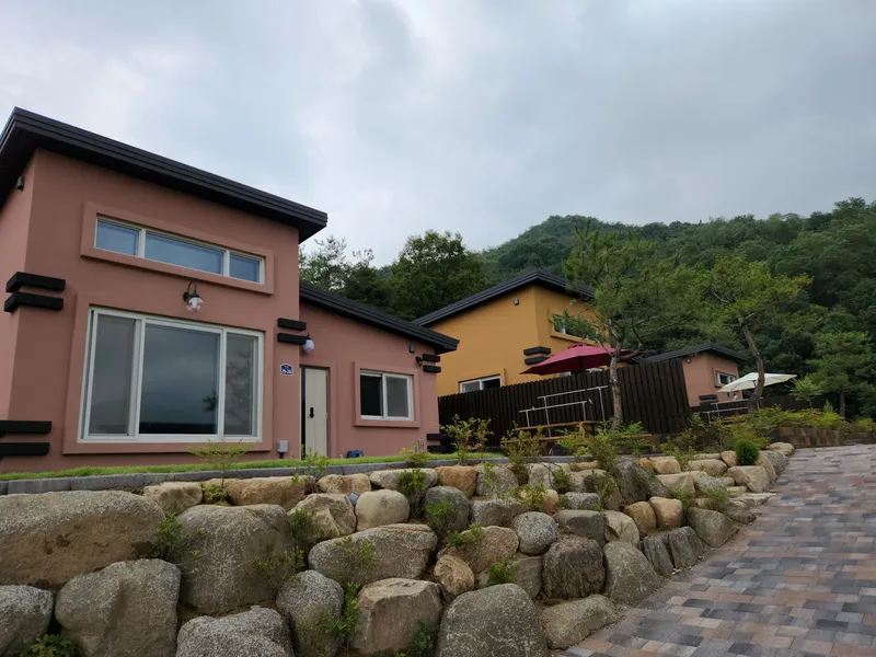 [Goesan][Goesan, North Chungcheong Province] A picturesque private mountain lodge in a mountain village filled with the sounds of birds and the wind. 16
