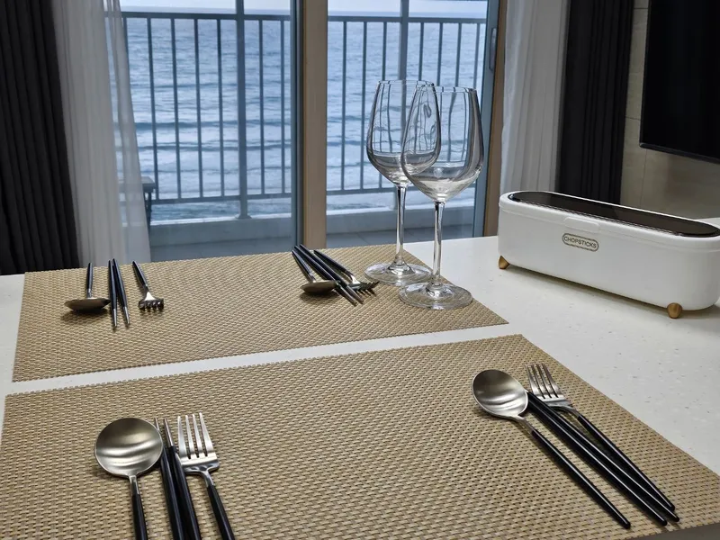 [Yangyang] Front ocean view, 4 people, bed sunrise view, spacious terrace, full options, OTT available 13
