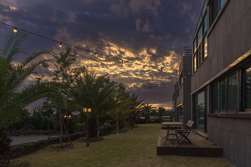 [Namwon, Seogwipo] 1 building of a two-story independent pool villa with a view of the tangerine orchard and the sea 57