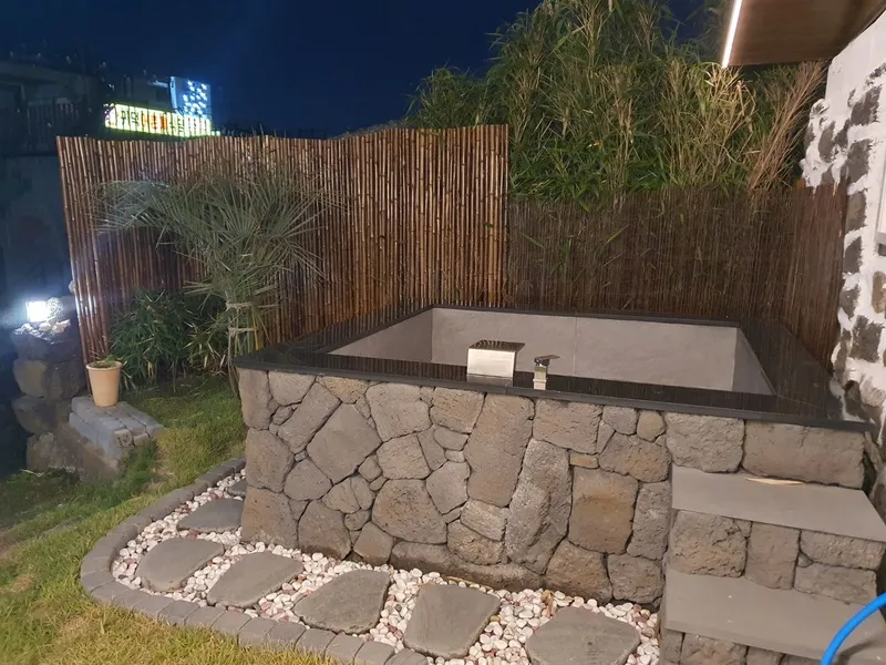 [Hallim, Jeju] Guideok Ocean View Jacuzzi Jeju Stone Wall Thatched House 39