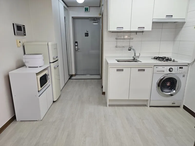 [Nam-gu, Busan] Daeyeon Station 1 minute from the station, Gwangalli, Kyungsung University, Jeonpo-dong, convenient to move 15