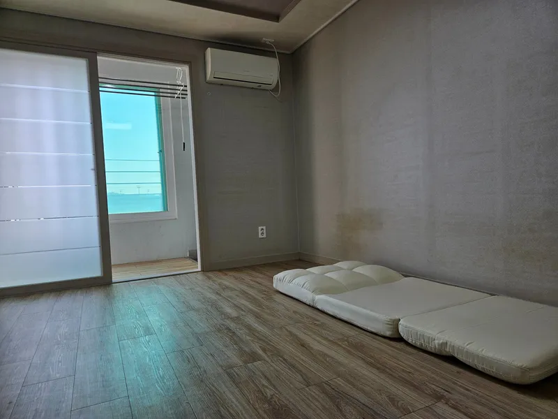 [Pyeongtaek] One-room, 305, 3rd floor, Tongbokcheon, next to Shindae Sports, 15 minutes from Pyeongtaek Station, Shelter 8 8