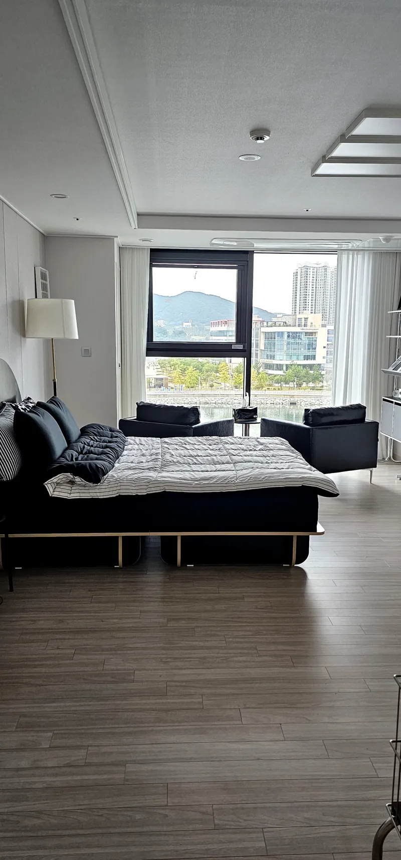 [Yeosu] A modern house with a charming ocean view 17