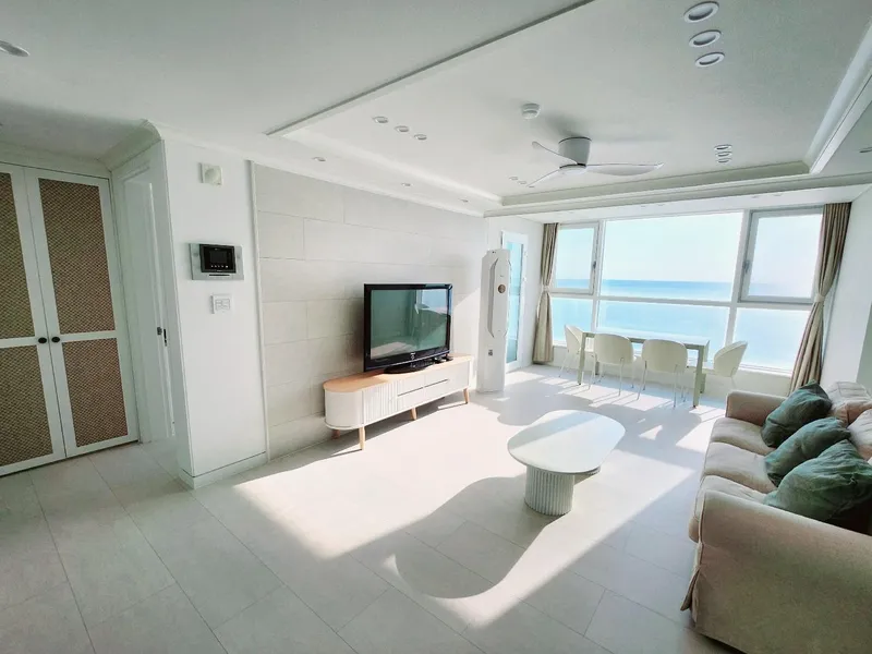 [Goseong] Unrivaled panoramic ocean view #Korea's only private beach apartment 12