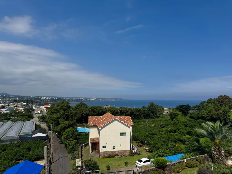 [Namwon, Seogwipo] Saraoreum 202, a convenient accommodation with a view of the ocean 14