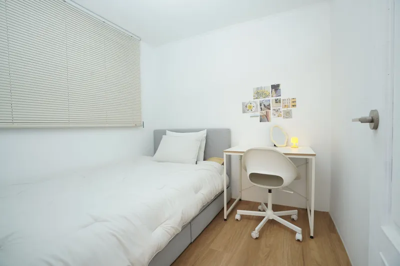 [Jongno, Seoul] #5 min walk from Hyehwa Station #Recently remodeled #3 rooms + 1 bathroom #Beam projector cinema 16