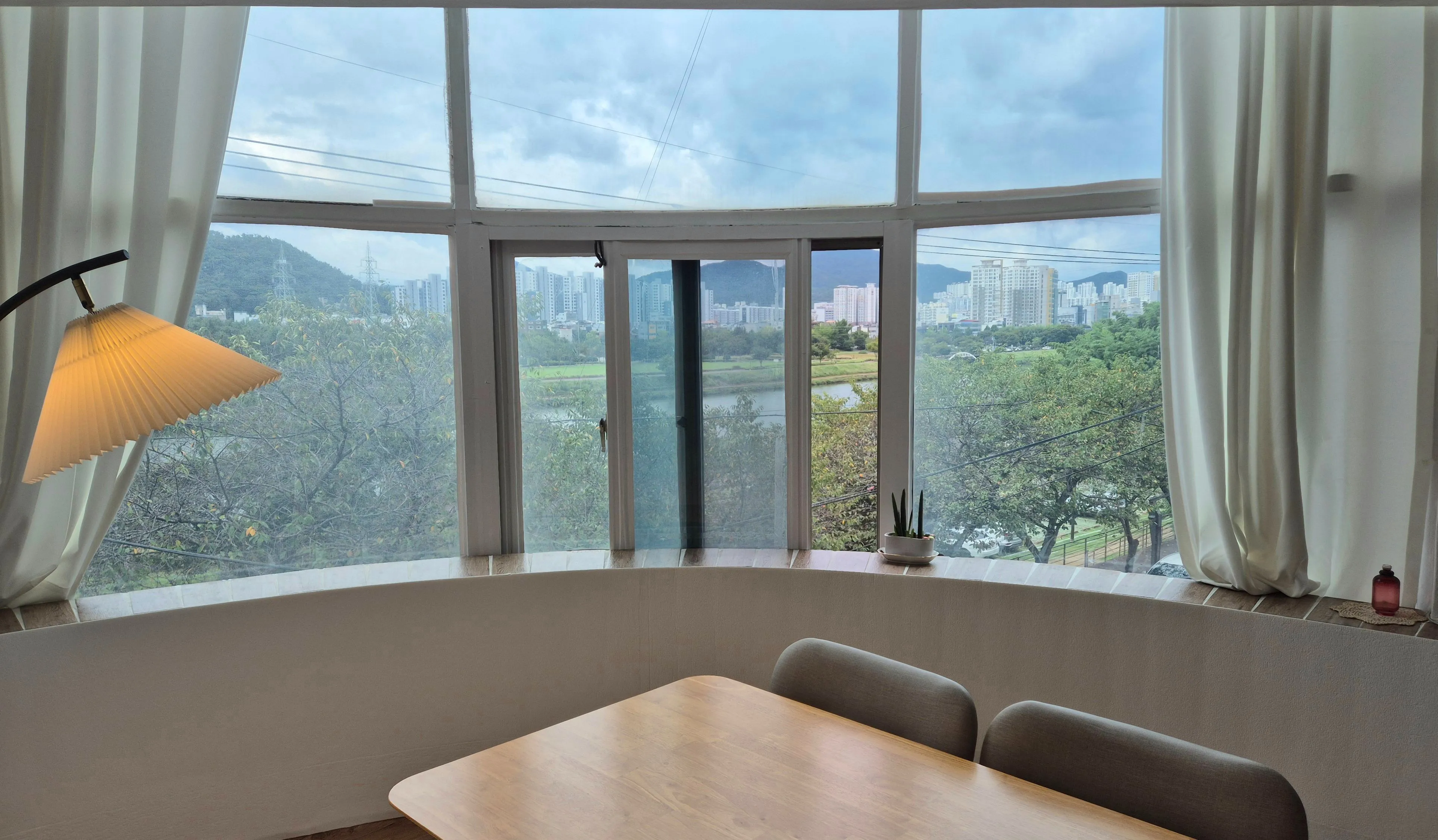 Taehwa-dong Mountain View House